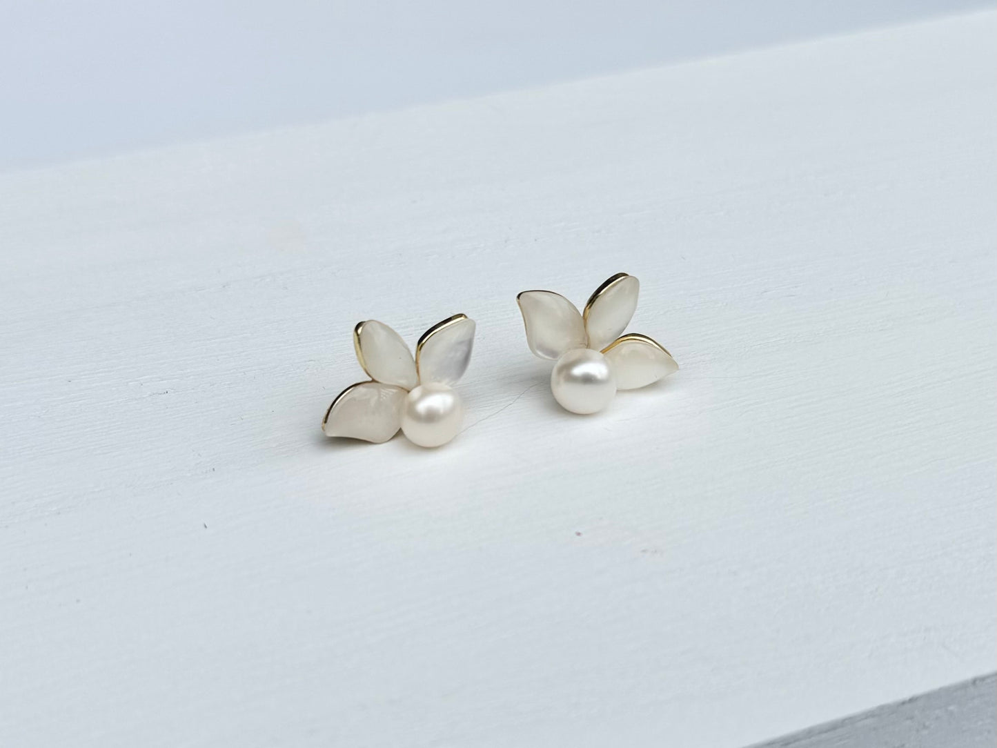 Nacre Blossom Pearl Studs