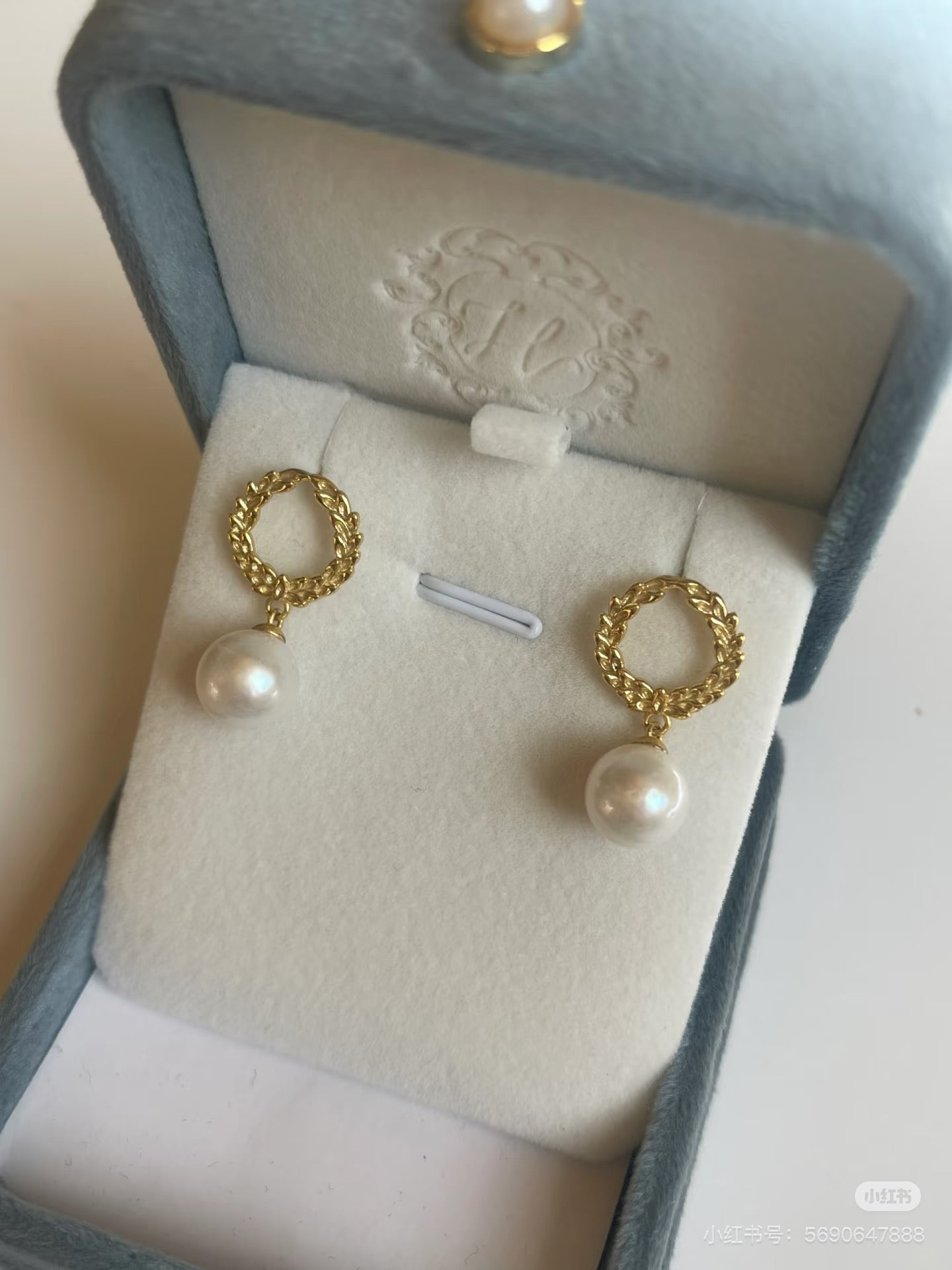 Golden Laurel Pearl Earrings