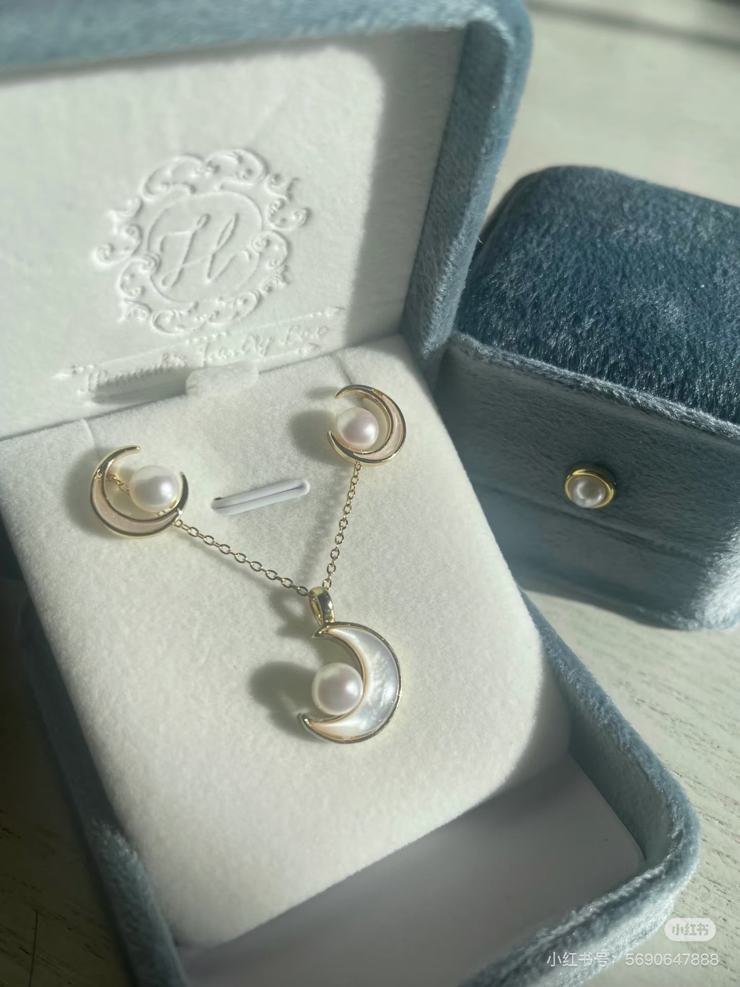 Luna Glow Pearl Jewelry Set (Earrings + Necklace)