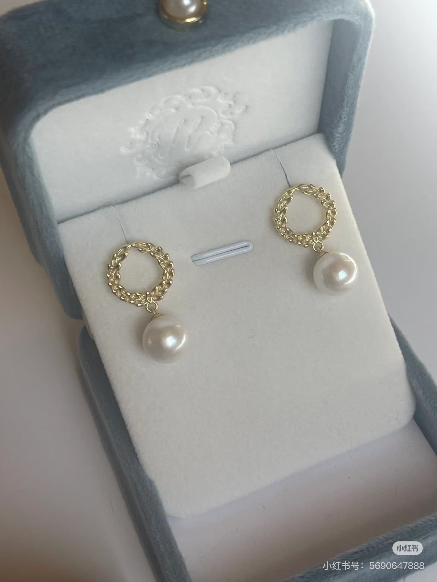 Golden Laurel Pearl Earrings