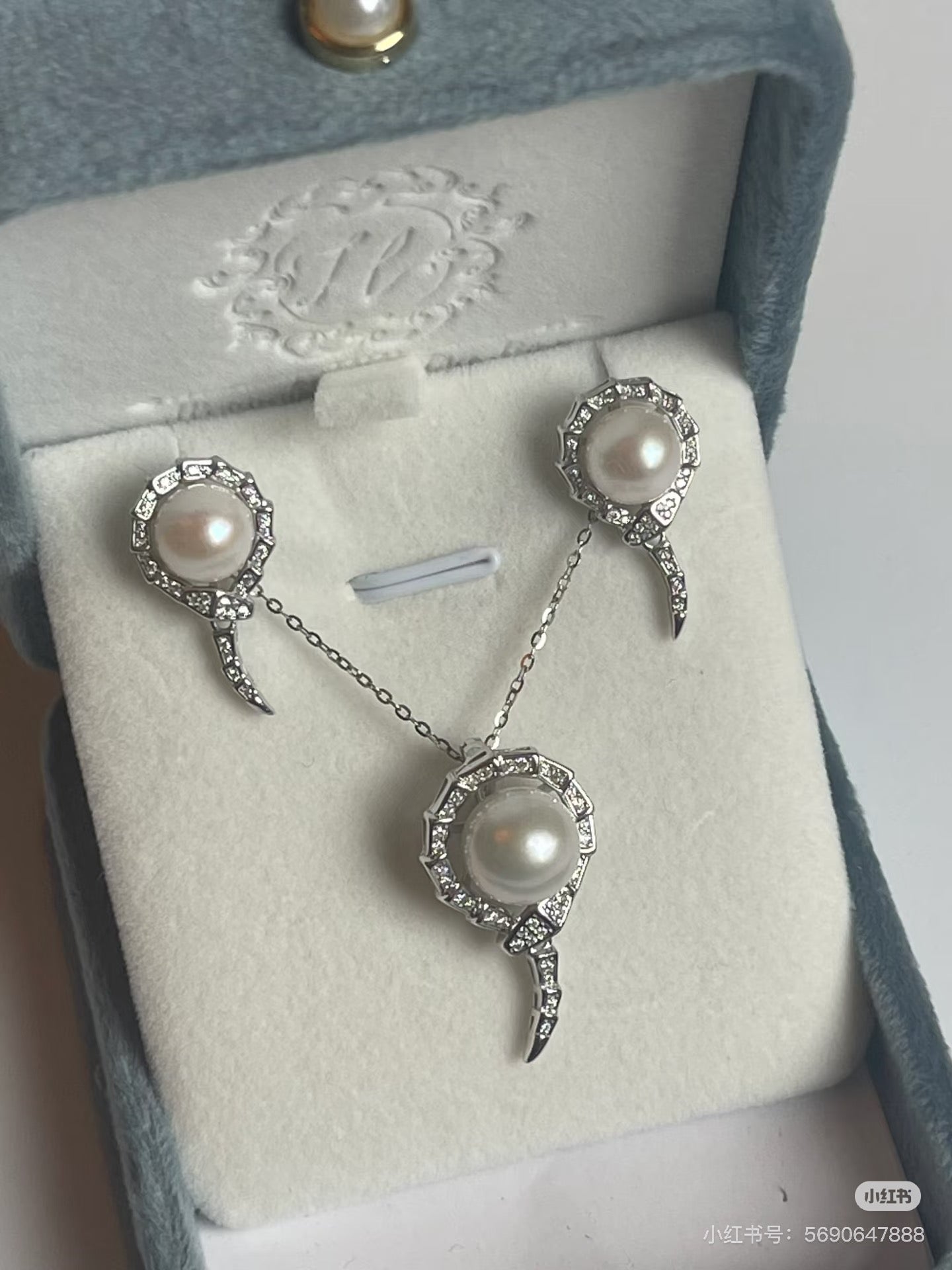 Silver Snake Pearl Jewelry Set with Pendant and Earrings