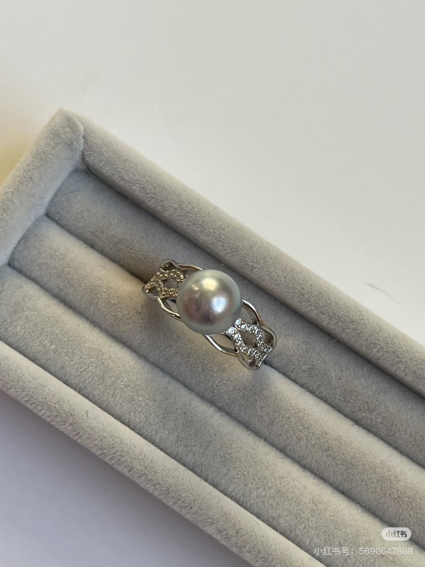 Midnight Crest Silver Pearl Ring